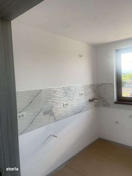 Vand casa tip duplex 1/2 - Imagine principală: 5/8