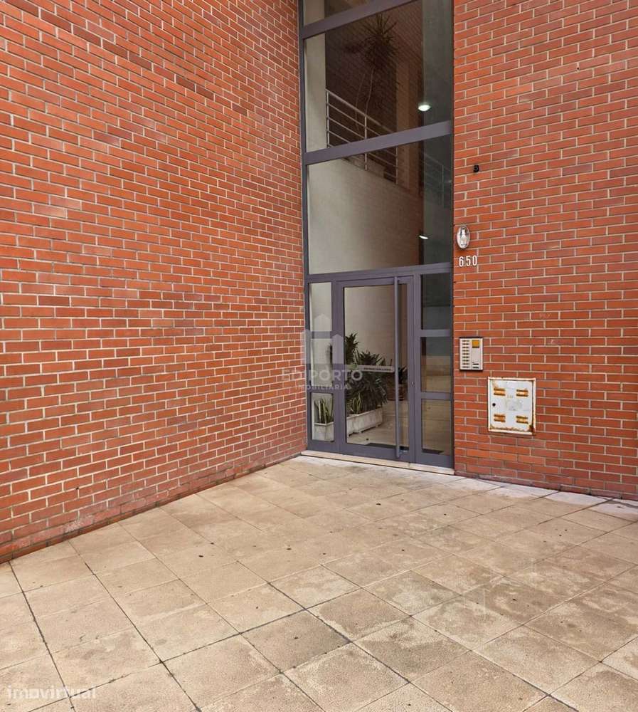 Apartamento T3 com garagem e arrumos em Matosinhos/Perafita-19