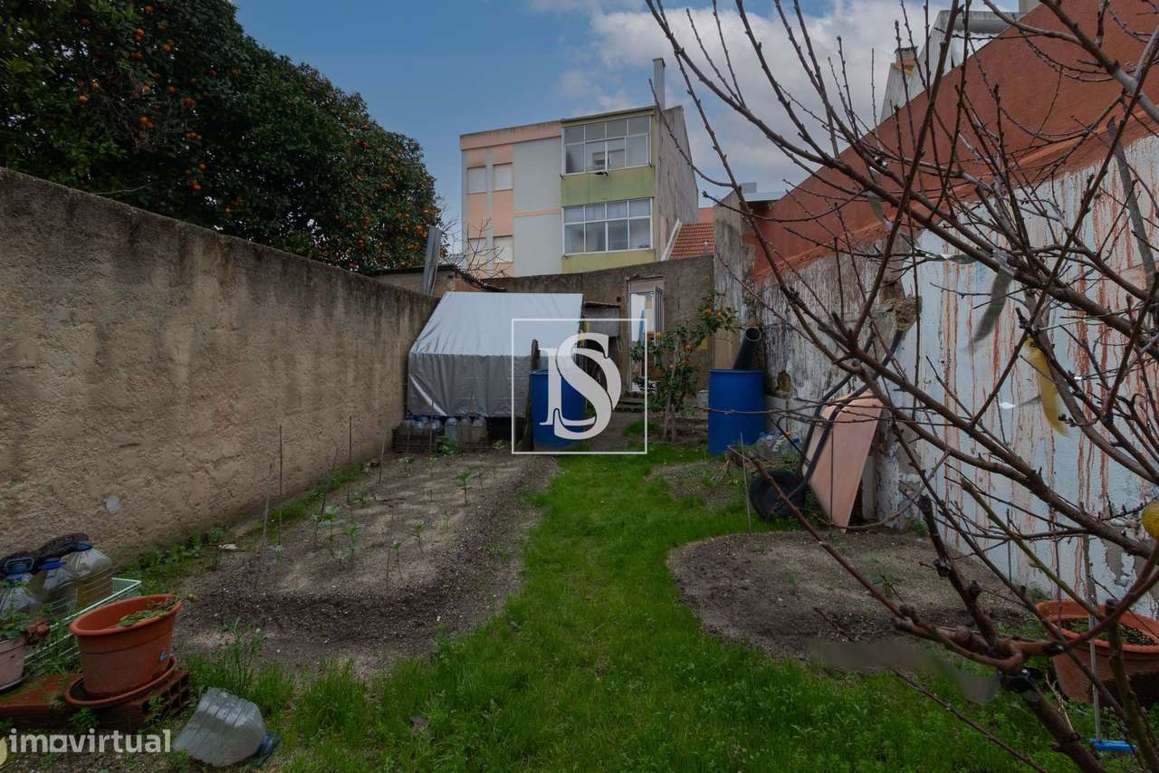 Moradia T2 com Quintal e Terreno Extra | Baixa da Banheira-21