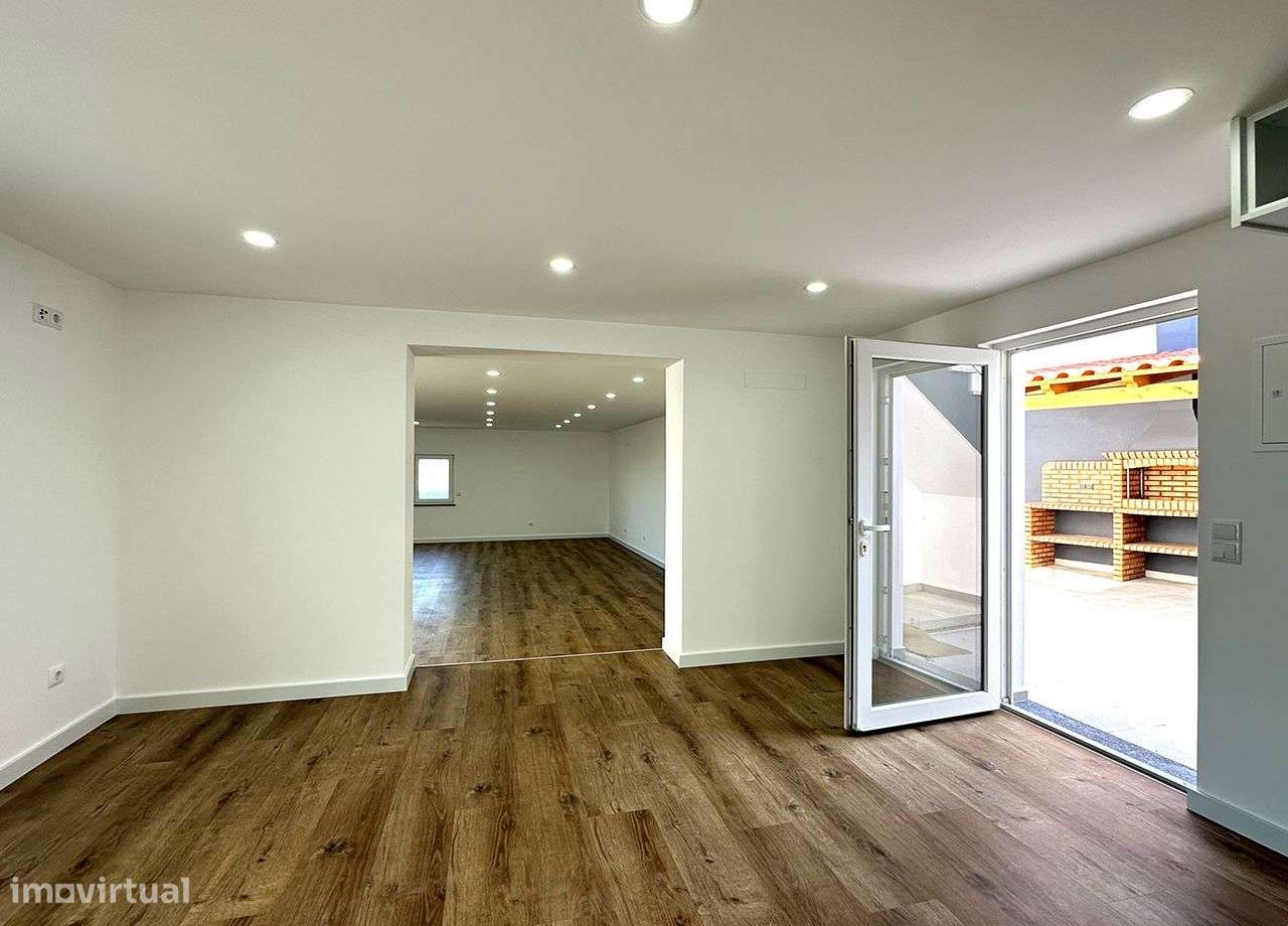 Espaçosa Moradia V4 com piscina - Coimbrã / Peniche-12