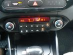 Kia Carens 1.7 CRDi Business Line 7os 7DCT - 33