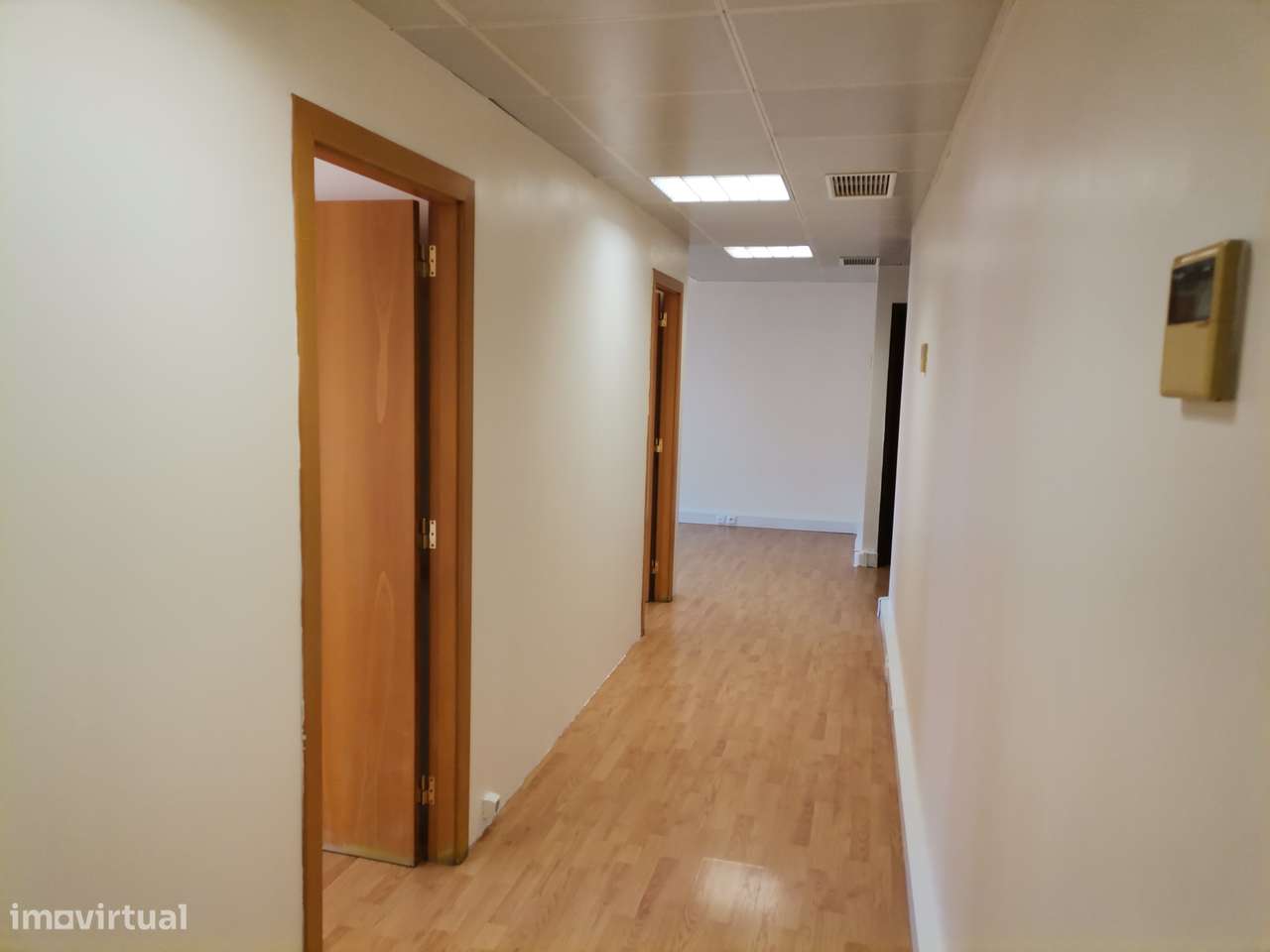 Escritório 3 salas, luz natural, entrada imediata, no coração cidade - Grande imagem: 3/16