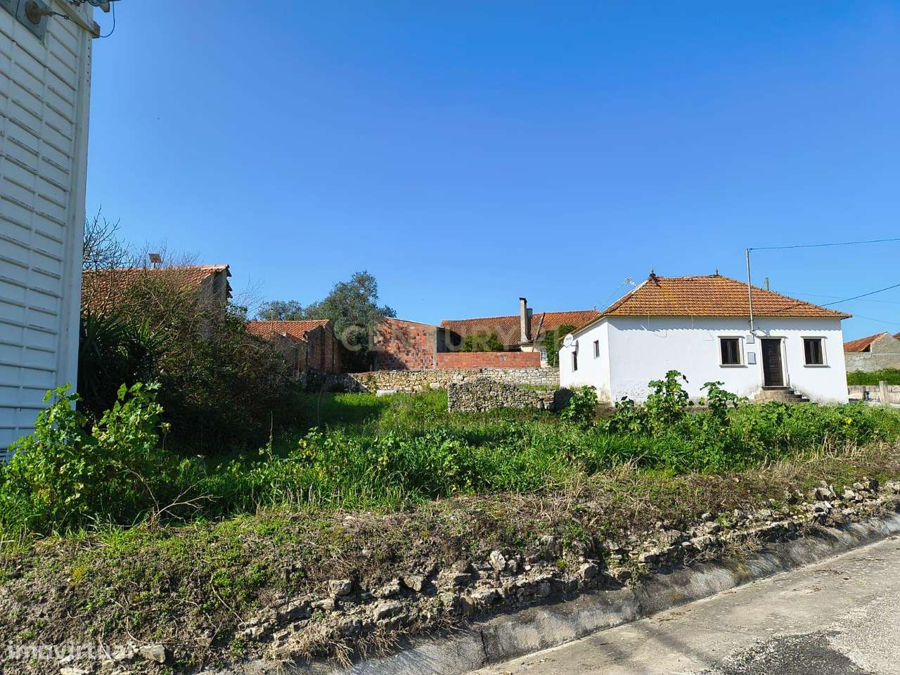 Moradia T2 em Alpedriz – Um investimento com múltiplas possibilidades - Grande imagem: 2/22