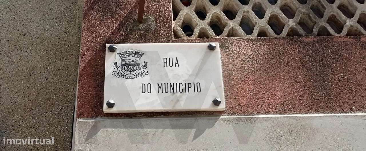 Oportunidade Única: Garagem Box com 16 m2 na Encosta do Sol-5