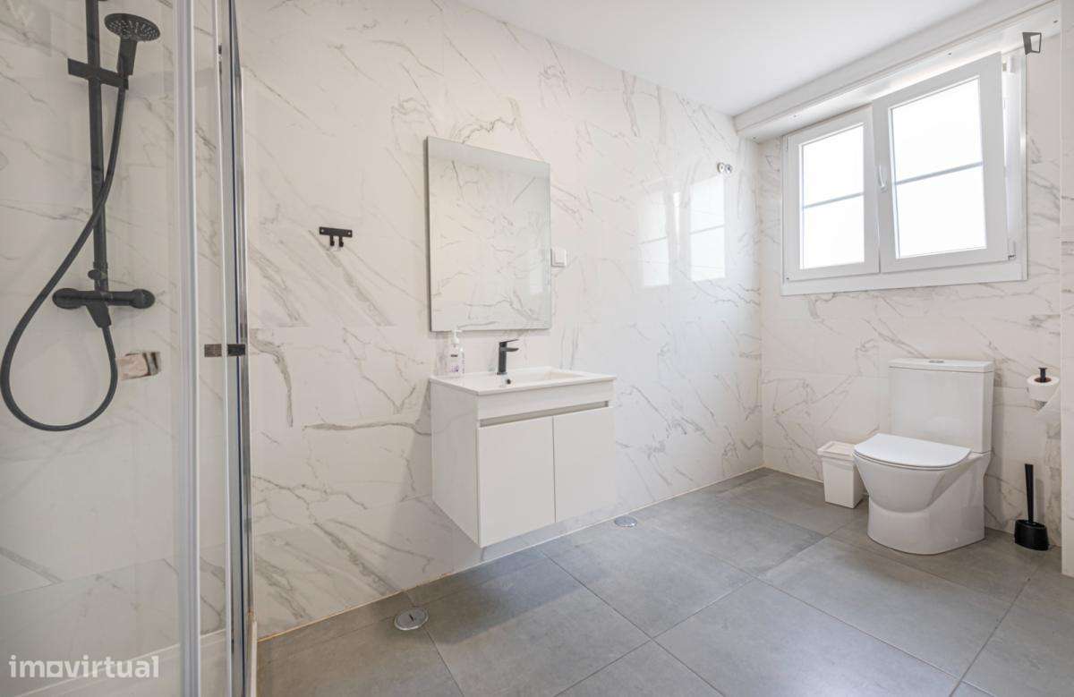 Quarto - localizado em Marquês de Pombal Lisbon - Grande imagem: 3/19