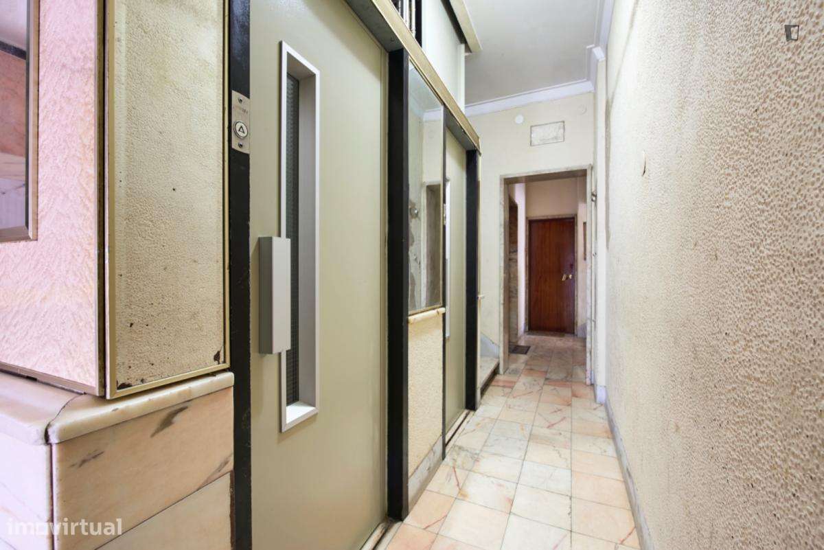 Quarto - localizado em Arroios Lisbon - Grande imagem: 3/7