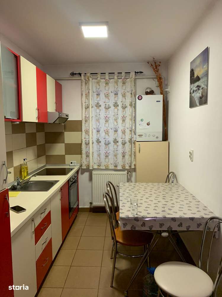 Garsoniera zona Tractorul mobilata complet etajul 1 - Imagine principală: 3/10