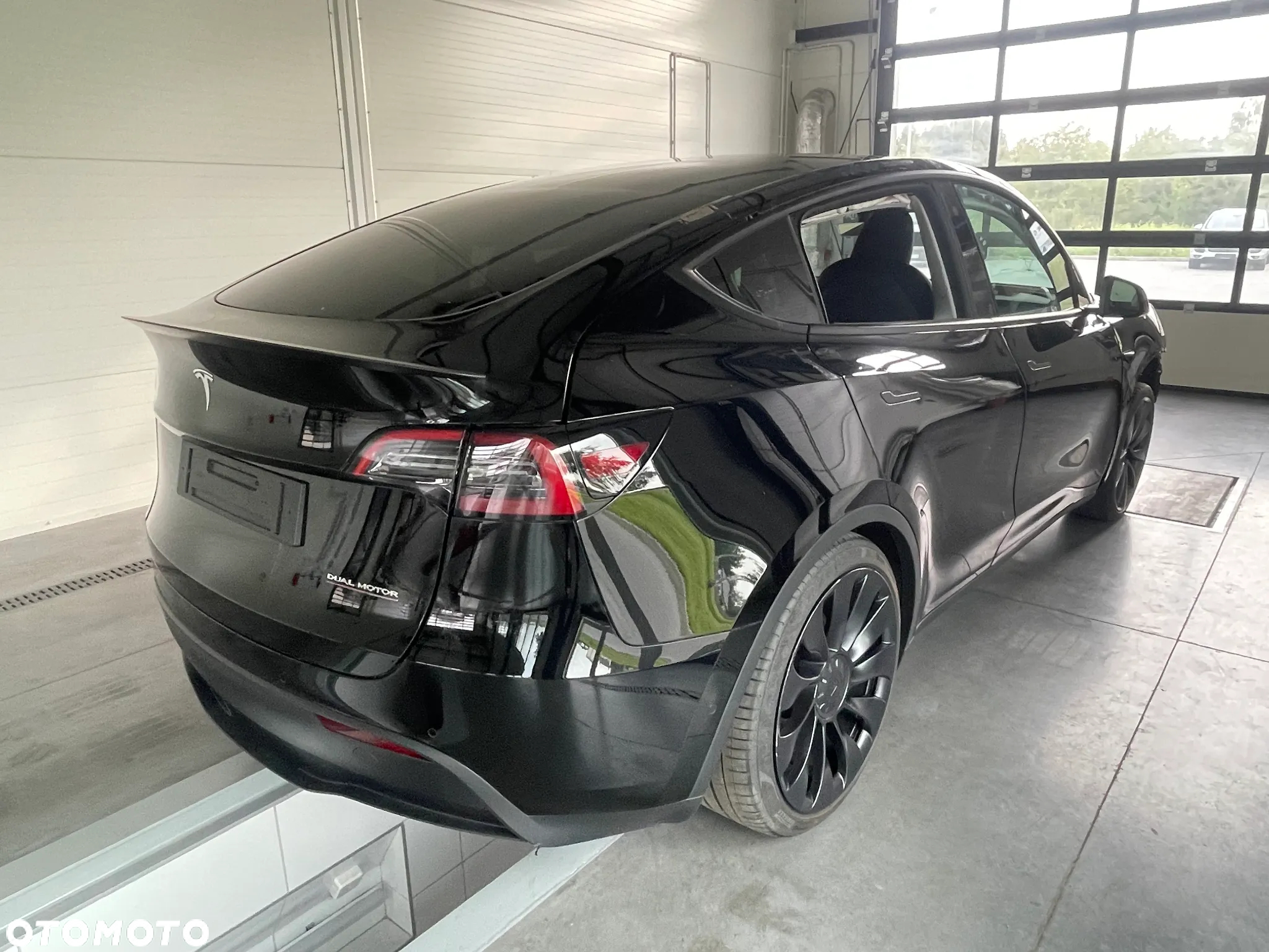 Tesla Y Model Performance Dual Motor AWD - 5