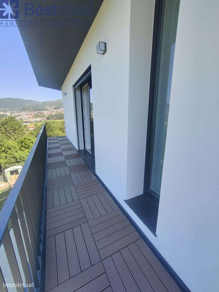 Moradia T 3 -4 frentes- de Luxo c/Piscina - Sande São Lourenço-44