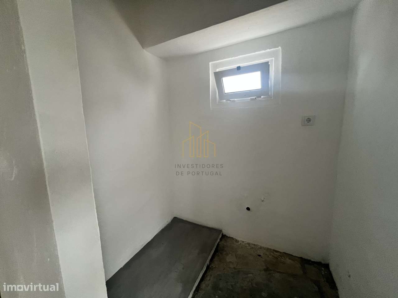 Moradia T1 Montejuntos com piscina-10