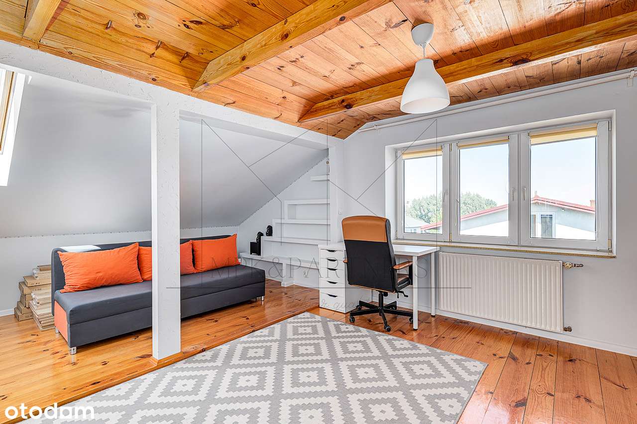 Przestronny, dwupoziomowy apartament 30 minut od centrum Warszawy!-12