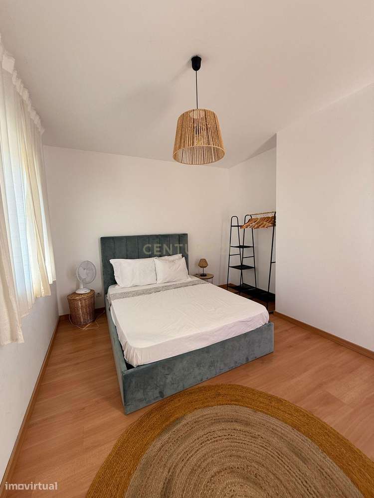 Magnifica T3 com Piscina no Corval-37