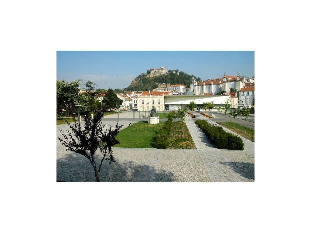 Apartamento T2 Novo no Centro Histórico de Leiria-7