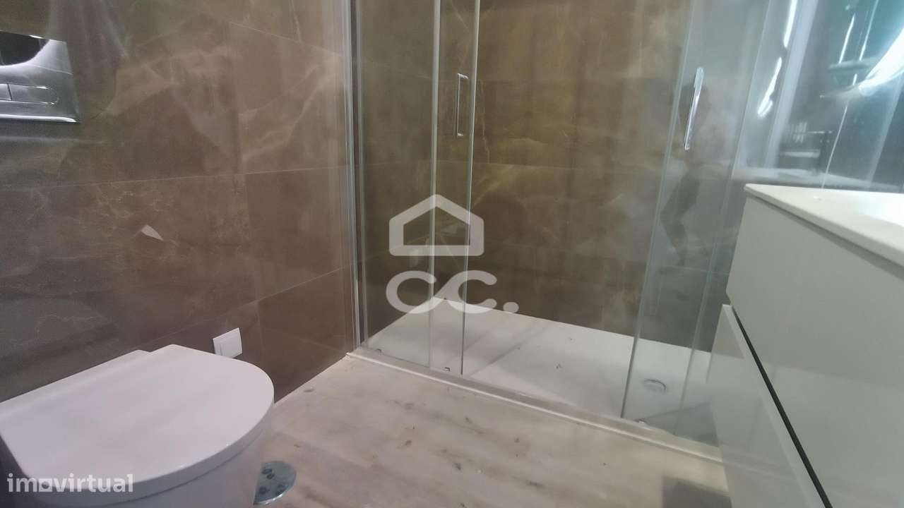 Apartamento tipo T-1+1 com terraço no centro de Pataias!-13