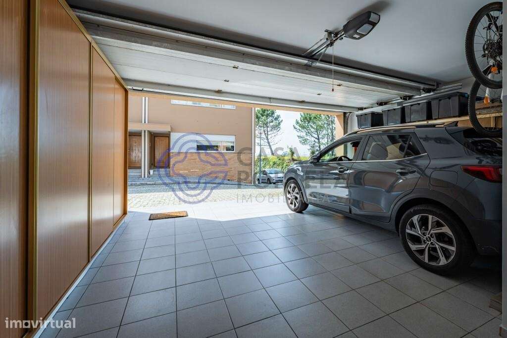 Moradia T4 em Águas Santas – Excelente Estado e Acabamentos - Grande imagem: 5/35