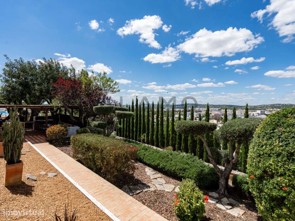 Villa tradicional com piscina em Loulé-21