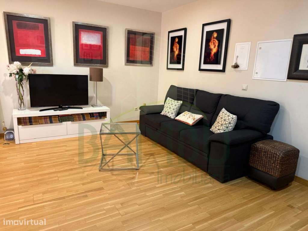 Apartamento T1 para venda no centro da cidade de Valença - Grande imagem: 2/14