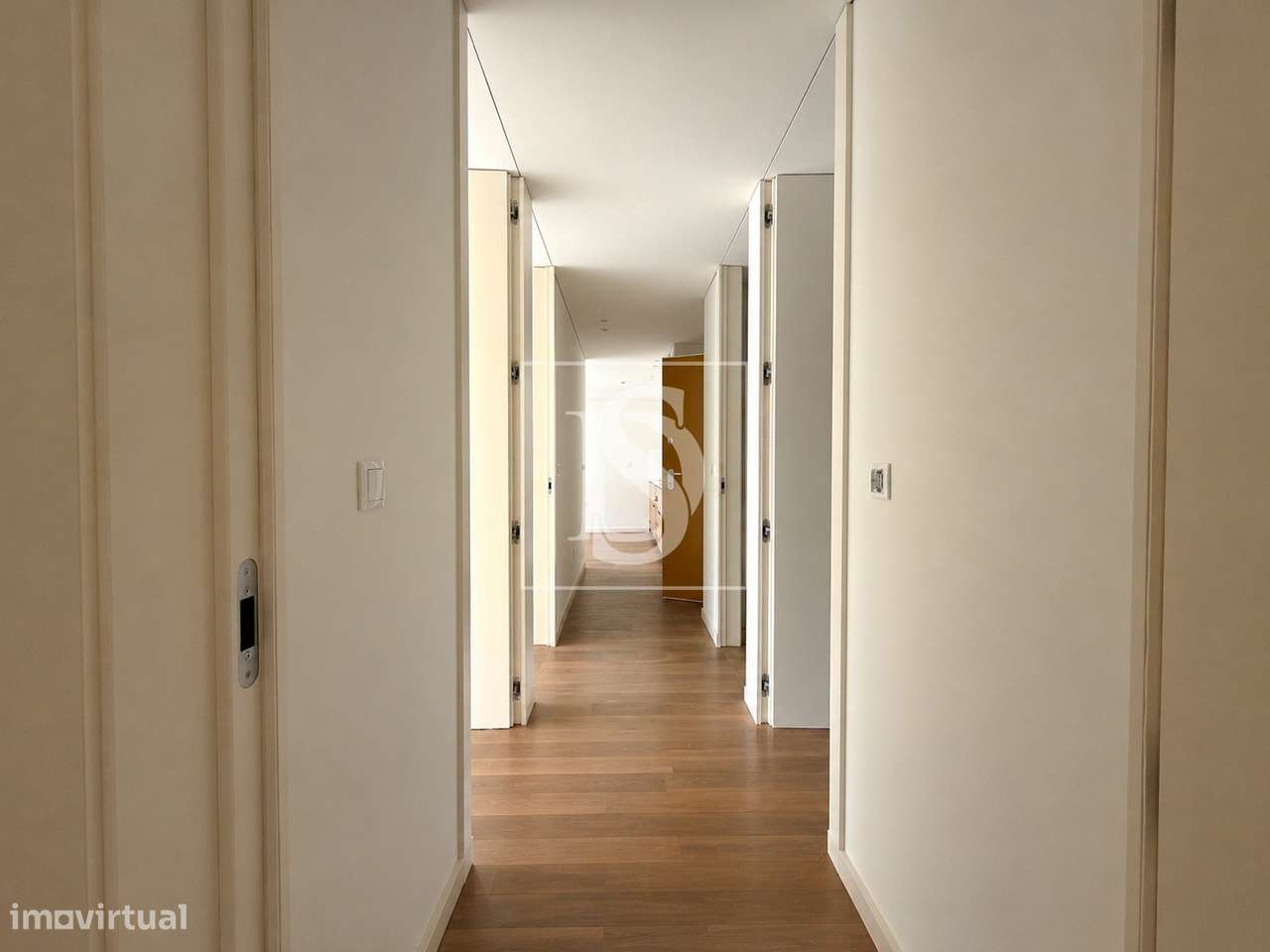 Apartamento T3 em Darque - Novo, c/Garagem e elevador-14