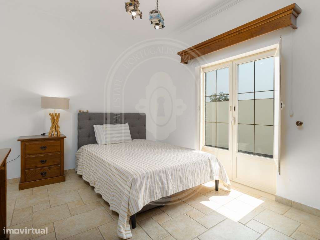 Moradia de Luxo T4+2, Remodelada, Mobilada, Piscina, Salão de Jogos...-26