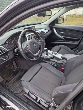 BMW Seria 3 318d Touring Sport Line - 7