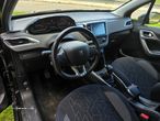 Peugeot 2008 1.2 PureTech Style - 18