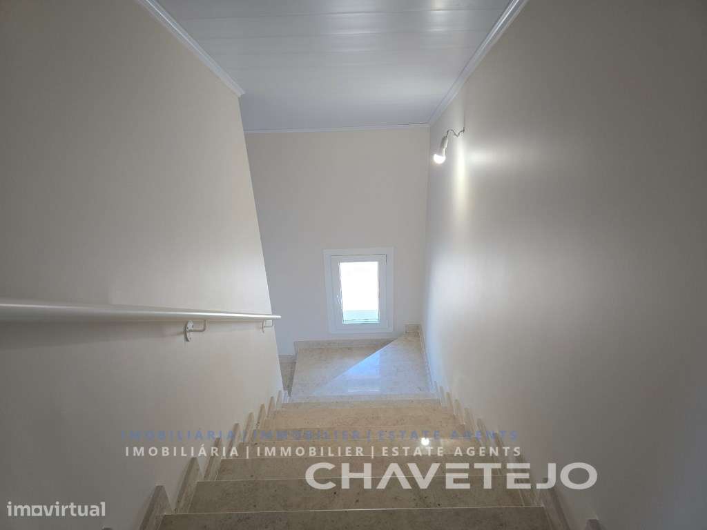 Moradia totalmente nova com 3 quartos enorme garagem para venda em ...-30