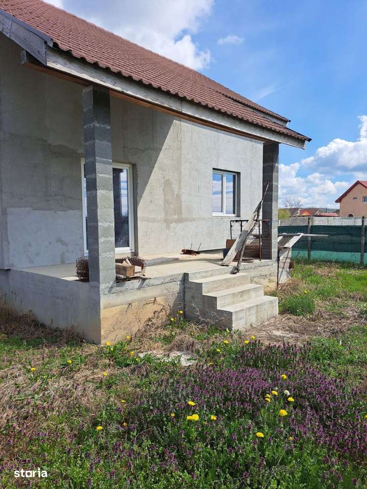 Casă semifinisată P+M în Episcopia, 3 dormitoare, 2 băi - Imagine principală: 4/12