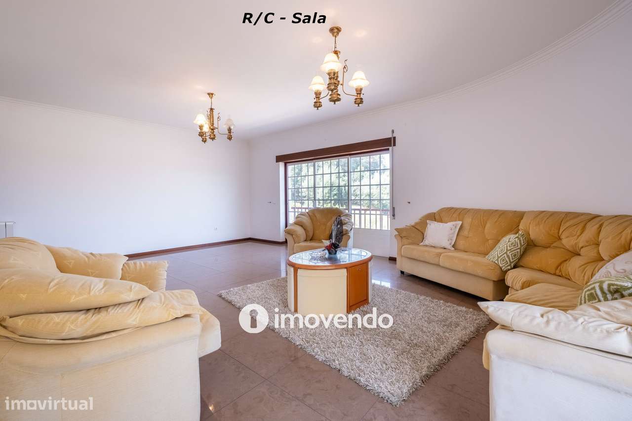 Moradia com terreno de 1.347 m2 e garagem, em São Martinho do Bispo - Grande imagem: 5/60