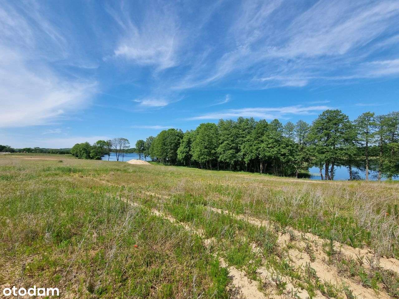 działka rekreacyjna z linią brzegową nad jeziorem-3