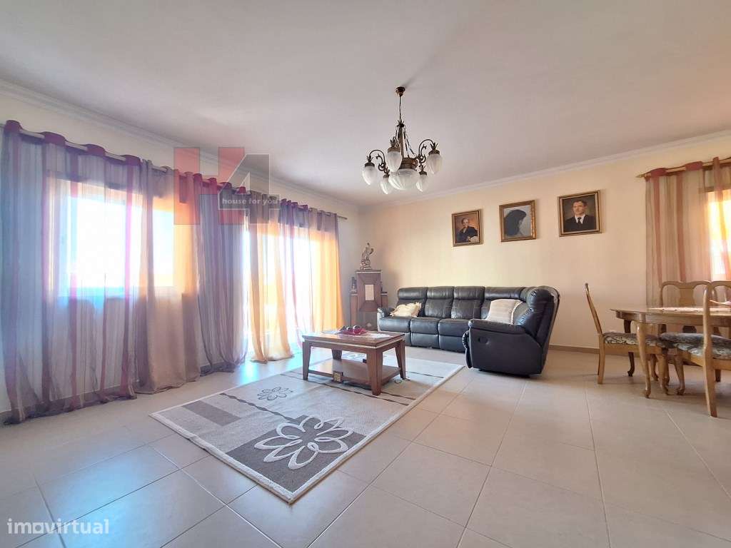 MORADIA T4 NO CENTRO DE ELVAS COM MAIS DE 500M² DE ÁREA - Grande imagem: 5/45