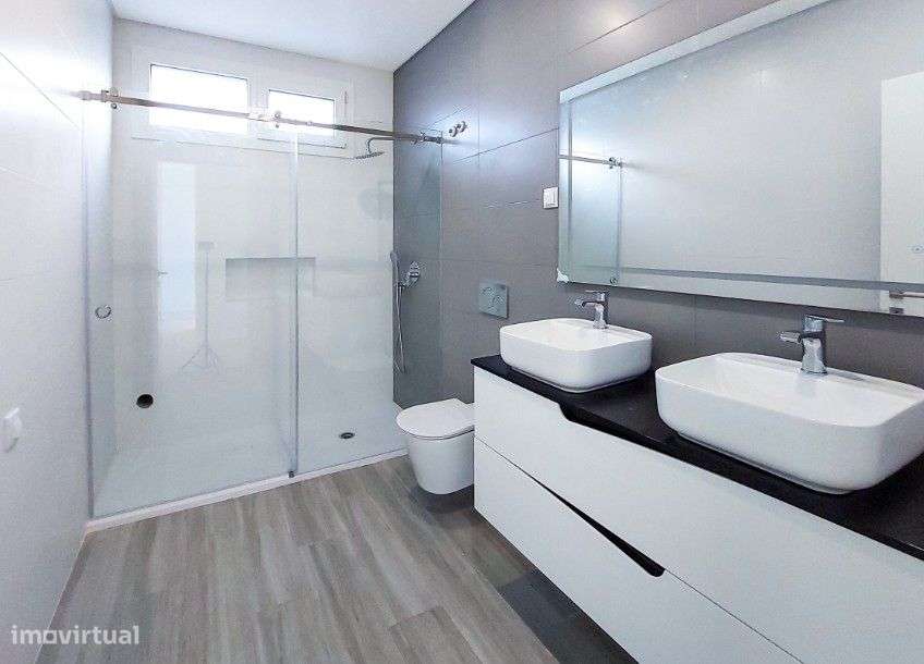 Moradia V5! Bem localizada - Grande imagem: 4/6