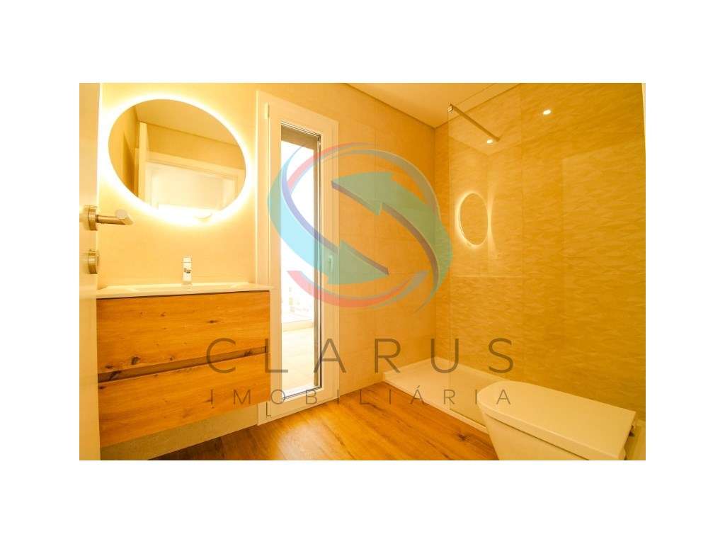 Moradia geminada em Vale de Milhaços-21