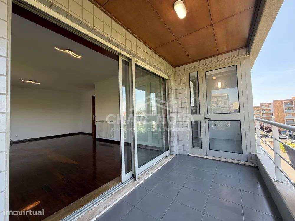 Apartamento T2 em Mafamude | Junto à Nova Linha do Metro Rubi-11