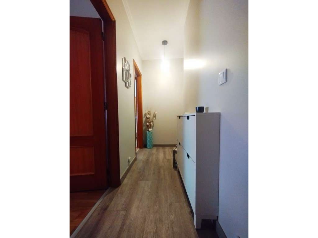 Apartamento T3 Renovado em São Marcos, Sintra-11