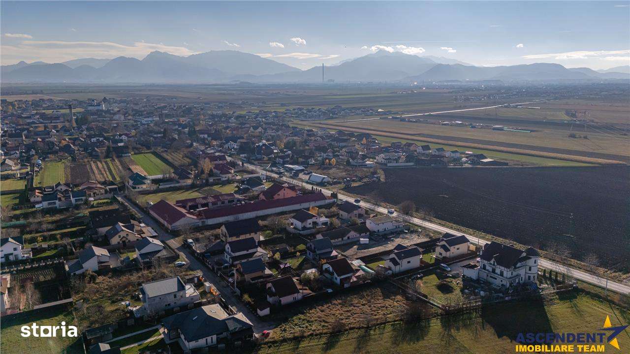 Casa la rosu cu 3 dormitoare, garaj si bransamente utilitati, Harman - Imagine principală: 3/19