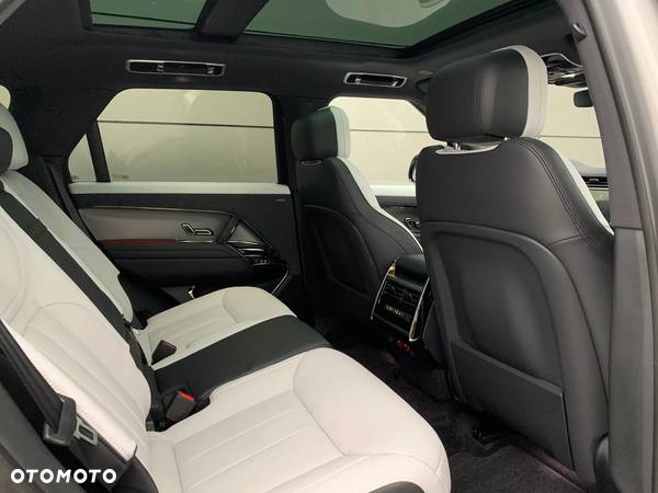 Land Rover Range Rover Sport S 3.0 D250 mHEV Dynamic SE - 14