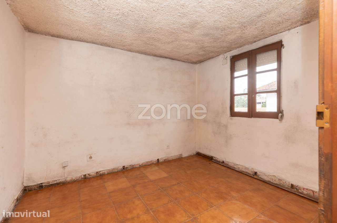 Moradia T4 | Moradia T2 | Recuperar | S. Martinho do Bispo-26