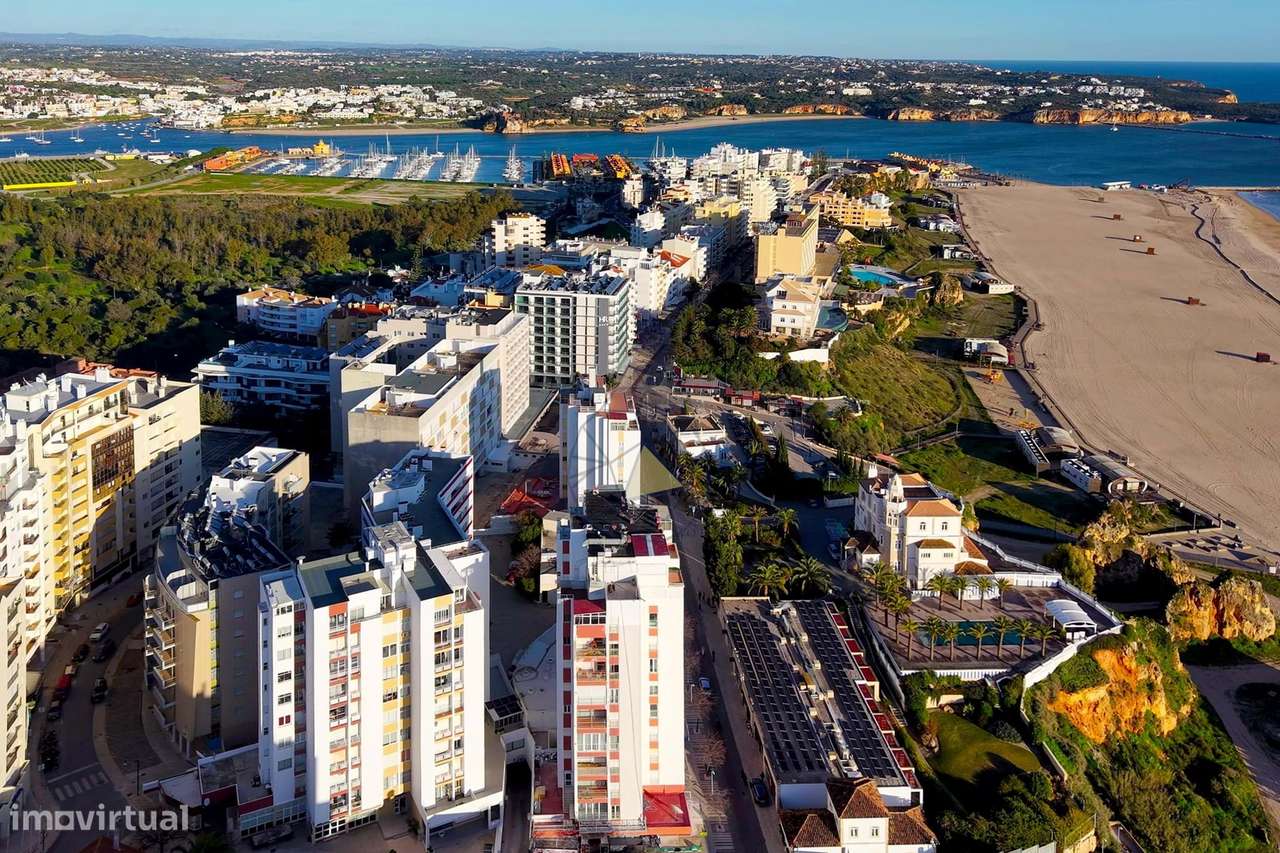 Arrendamento - T1 Transformado em T2, Remodelado, a Dois Passos da Pra - Grande imagem: 3/33