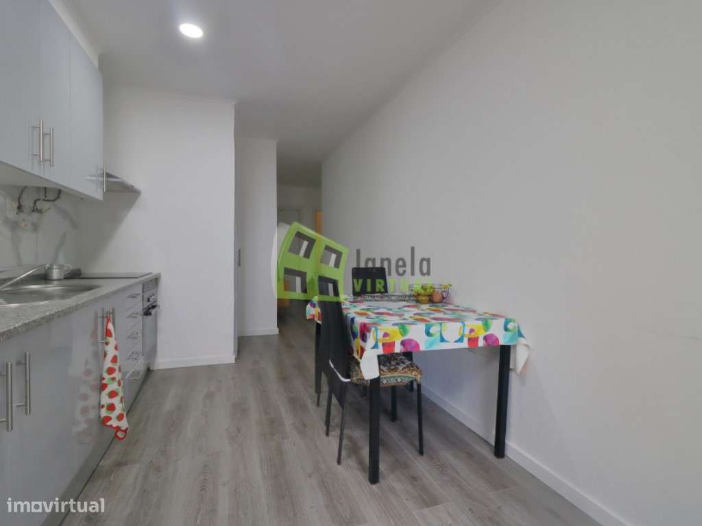 Apartamento T2 Remodelado - Baixa da Banheira - Grande imagem: 4/18