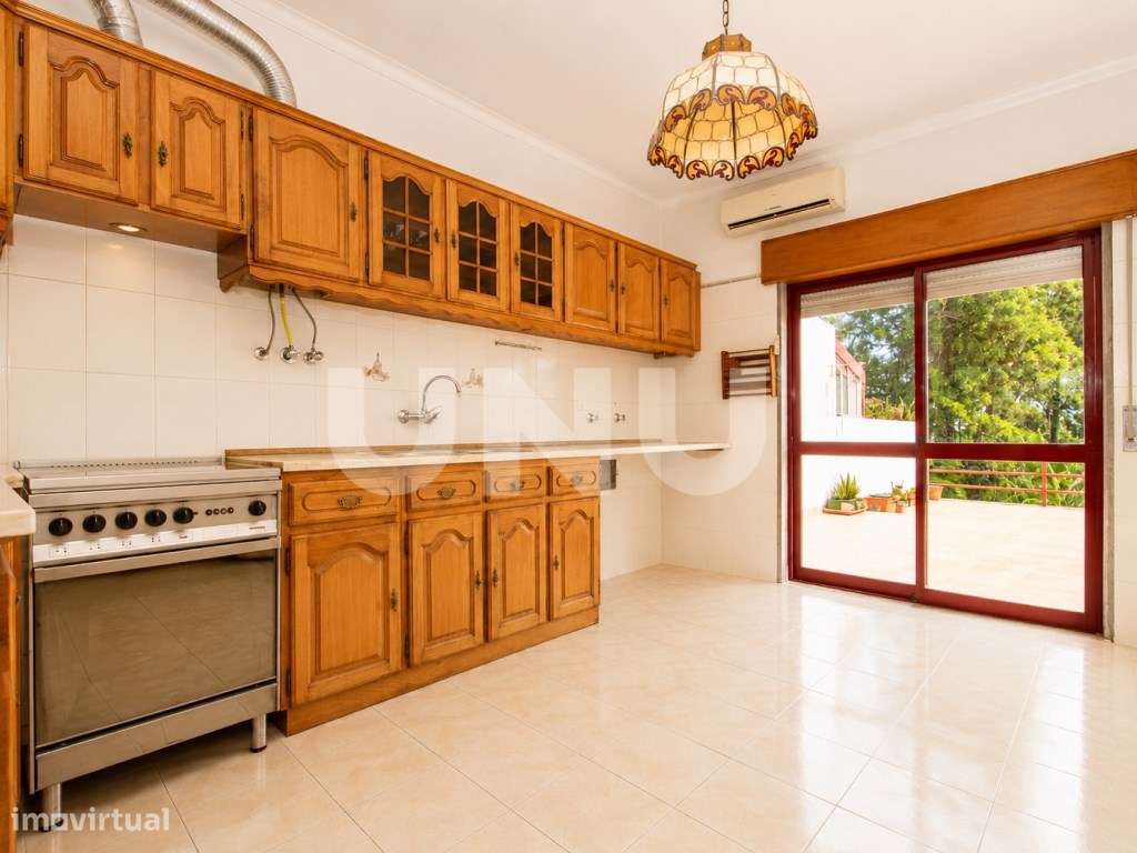 Apartamento T3, com terraço e lugar de estacionamento, no centro da...-9