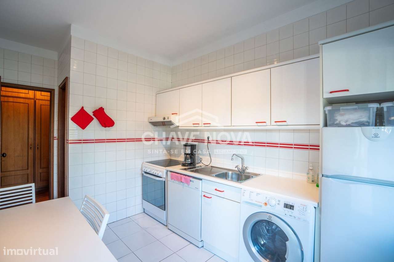 Apartamento T2  c/ Garagem, Varanda e Arrumos em Matosinhos-7