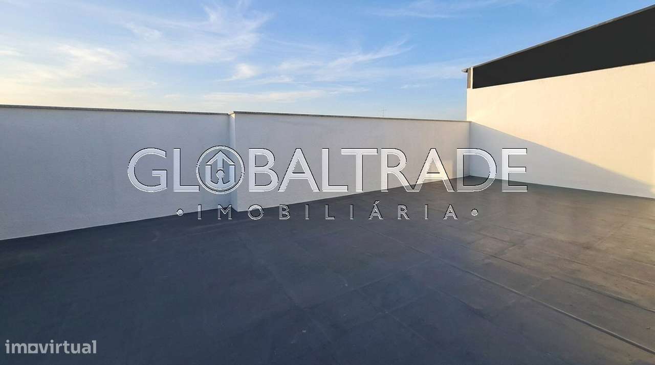 Apartamento T2 Renovado & Equipado em Matosinhos-26
