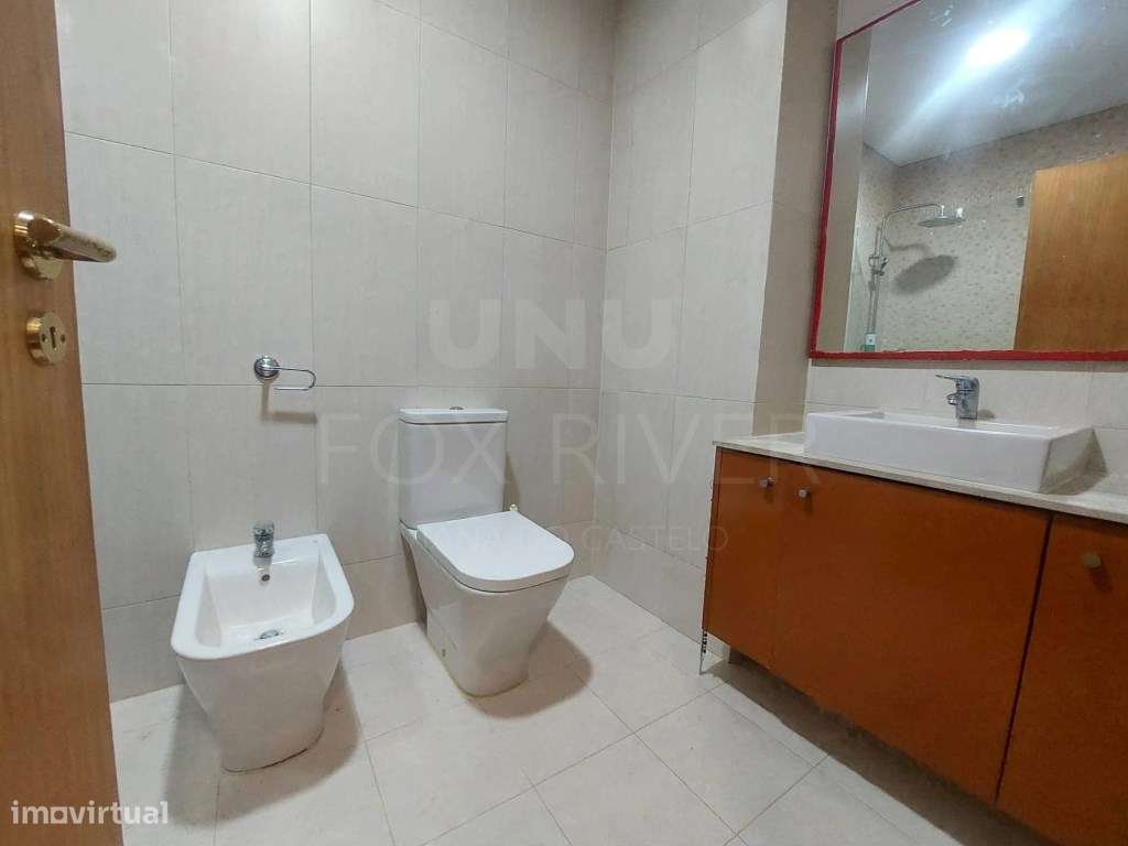Apartamento T2 com Terraço Privativo e Garagem - Touguinha, Vila do...-12