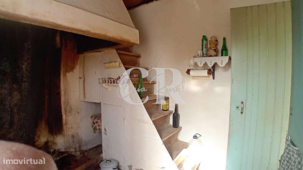 Moradia em pedra em Figueiró dos Vinhos com terreno e poço de água-10