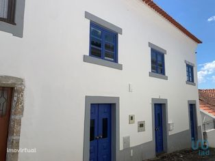 Casa de aldeia T5 em Leiria de 283,00 m2