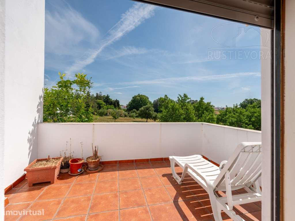 Moradia Unifamiliar T4 com quintal e terraço | Évora-17