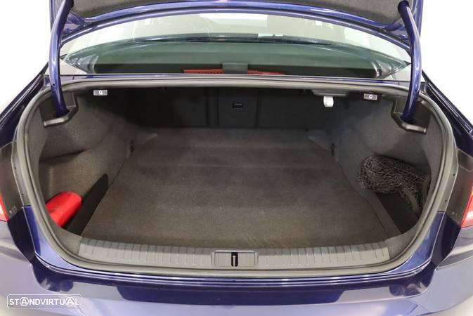VW Passat 2.0 TDI (BlueMotion ) Comfortline - 32