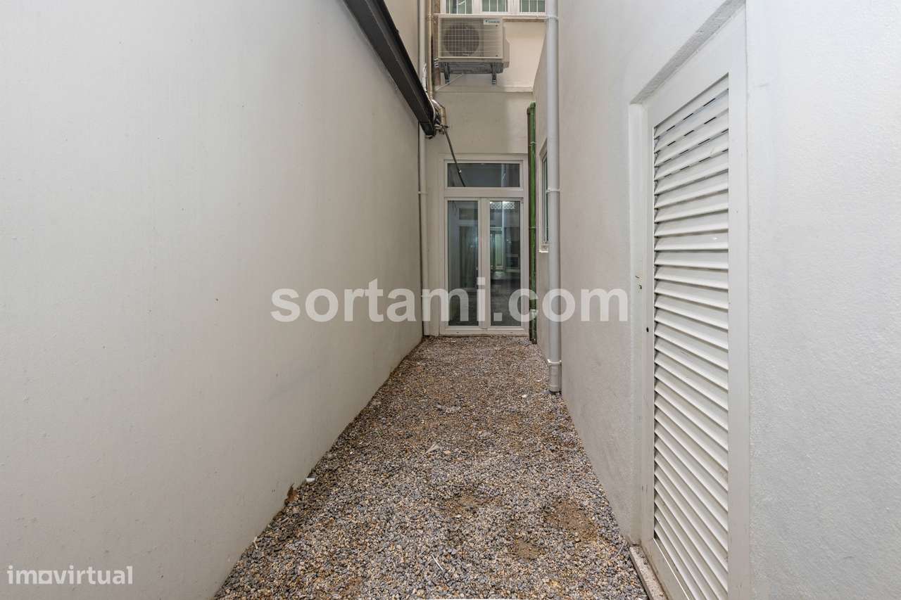 Apartamento T0+2 Venda em Cedofeita, Santo Ildefonso, Sé, Miragaia, Sã-23