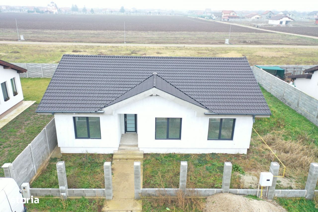Casa noua cu 4 camere și 500 mp teren  în Santandrei