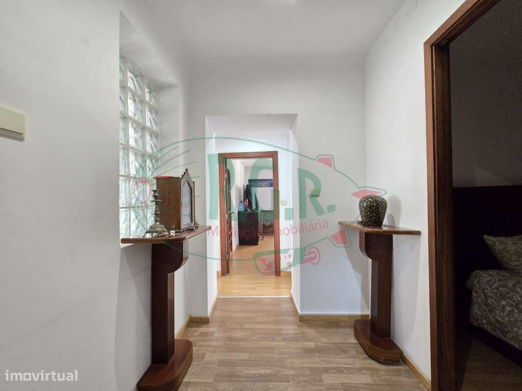 MORADIA T2 VISTAS RIO E PORTO-7